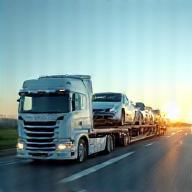 Long-distance vehicle transport truck